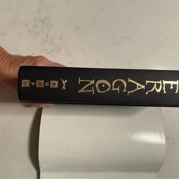 Eragon Deluxe Edition by Christopher Paolini - Picture 5 of 10